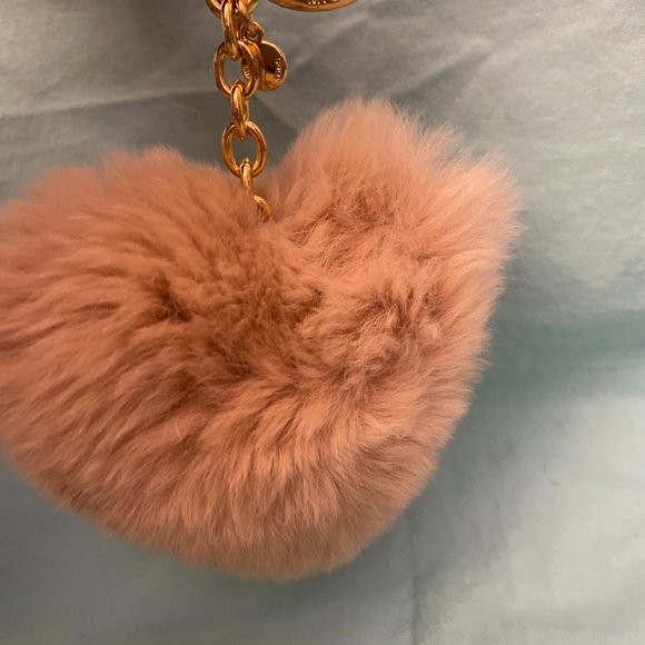 Michael Kors Vintage Heart Fur Keychain & collectible - Picture 3 of 3